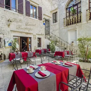 Bed and breakfast Palace Derossi, Trogir